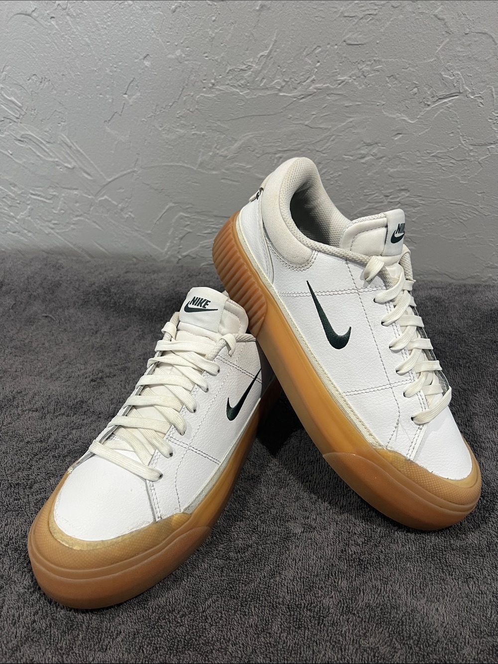 🔥🔥 NIKE Court Legacy Lift White Vintage Green Gum FV5526-100 Women Sz 8.5 - EUC